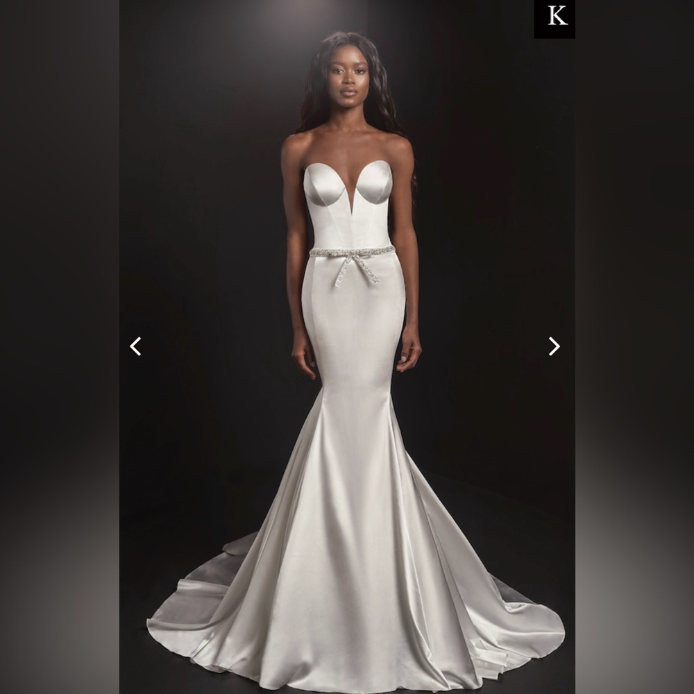Pnina Tornai STYLE NO. 4885T  Wedding Dress